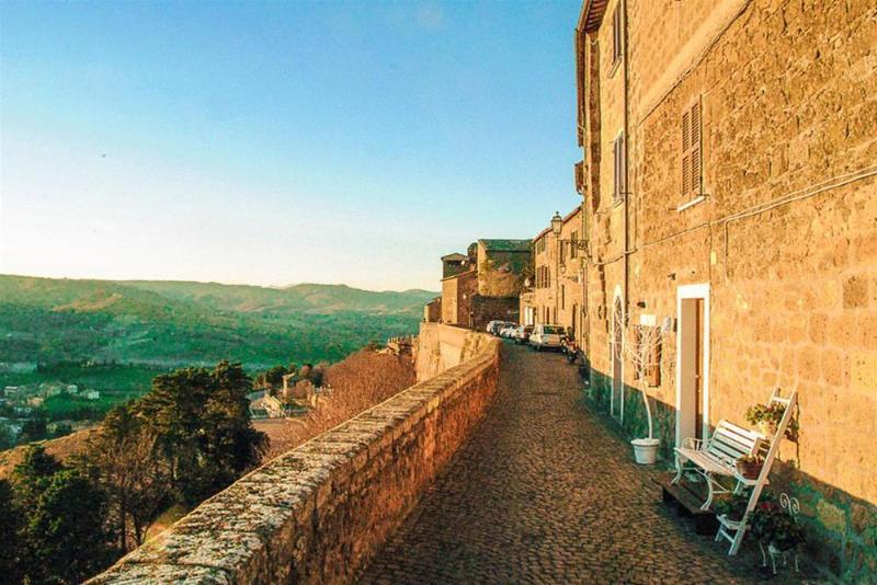 Ripa Medici, camere con vista e parcheggio incluso Orvieto Esterno foto